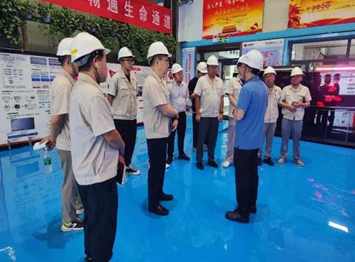 上海創力(li)集(ji)團(tuán)赴神東煤炭集(ji)團(tuán)設(shè)備(bei)維(wei)修中(zhong)心考察學(xué)習(圖2)